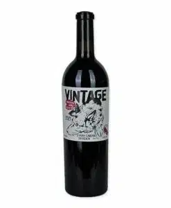 Dakishvili Vintage Syrah Cabernet-Sauvignon 2021 is een krachtige Georgische wijn met zwart fruit, kruiden en houttonen. Rijp, vol en elegant.
