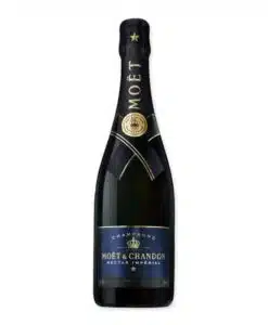 Geniet van de volle, fruitige smaak en subtiele zoetheid van Moët & Chandon Nectar Impérial. Perfect voor elke feestelijke gelegenheid! 🍾