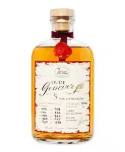 Zuidam 5 jaar Oude Genever, een pronkstuk van Nederlandse distilleerkunst met een verfijnde smaak en rijke geschiedenis.