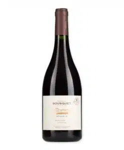 Proef de Domaine Bousquet Pinot Noir Reserve, een biologische wijn uit Argentinië met elegante noten van rode kersen en vanille. Ideaal voor fijne momenten.