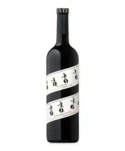 Verrijk jouw wijncollectie met de Francis Ford Coppola Director's Cut Cabernet Sauvignon, een prachtige blend van zwarte bessen, chocolade en finesse.