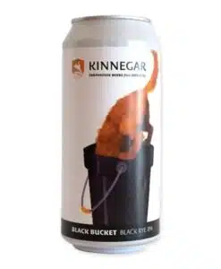 Ontdek Kinnegar Blackbucket Black IPA: een perfecte combinatie van donkere chocolade, espresso en hopbitterheid, ideaal bij rijke gerechten.