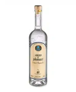 Geniet van de authentieke Griekse Ouzo of Plomari, een anijsdrank bekend om zijn rijke smaak van anijs gecombineerd met een vleugje kruiden. Ideaal als aperitief of bij Griekse hapjes.