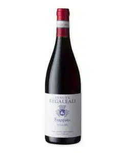 Proef de essentie van Sicilië met Tenuta Regaleali Frappato Sicilia DOC 2023. Deze rode wijn biedt een lichte, frisse smaak met een mooie balans van fruit en kruiden.