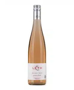 Weingut Leth Zweigelt Rosé (bio) biedt een fruitig palet met een fris profiel, ideaal voor zomerse dagen en speciale momenten. Probeer de unieke smaken!