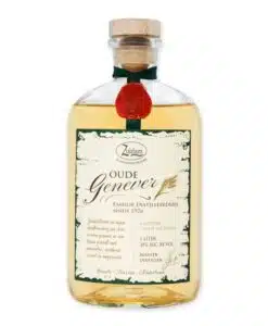 Zuidam Oude Jenever 1L is een verfijnde, traditioneel gedistilleerde jenever, rijk aan granen en kruiden, ideaal voor de pure genieter.
